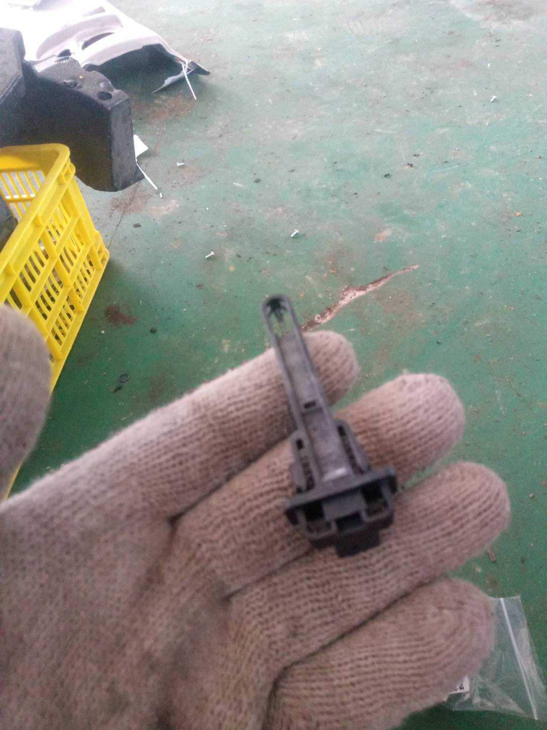 64116968175 车内温度传感器