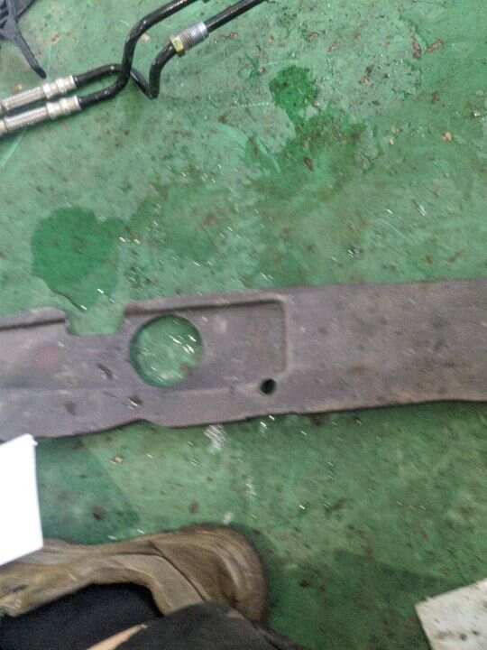 T2H1049 Front Fender Partition, Right