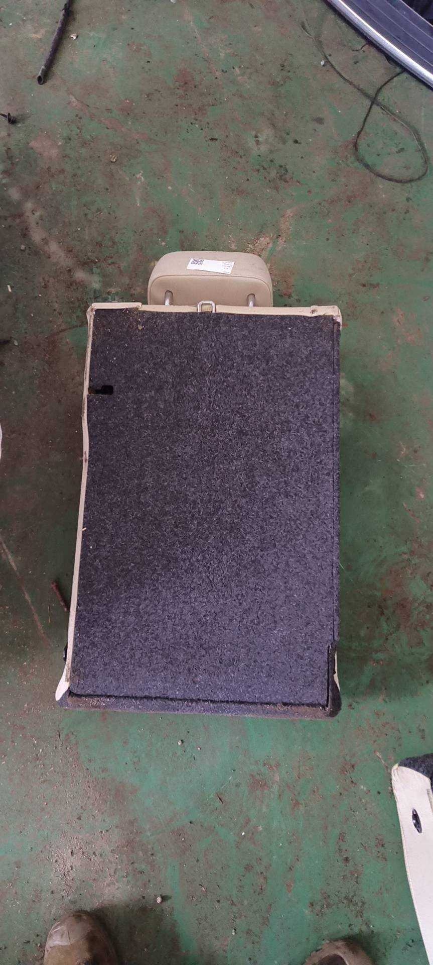 L3AD885775 后座椅靠背软垫(左)