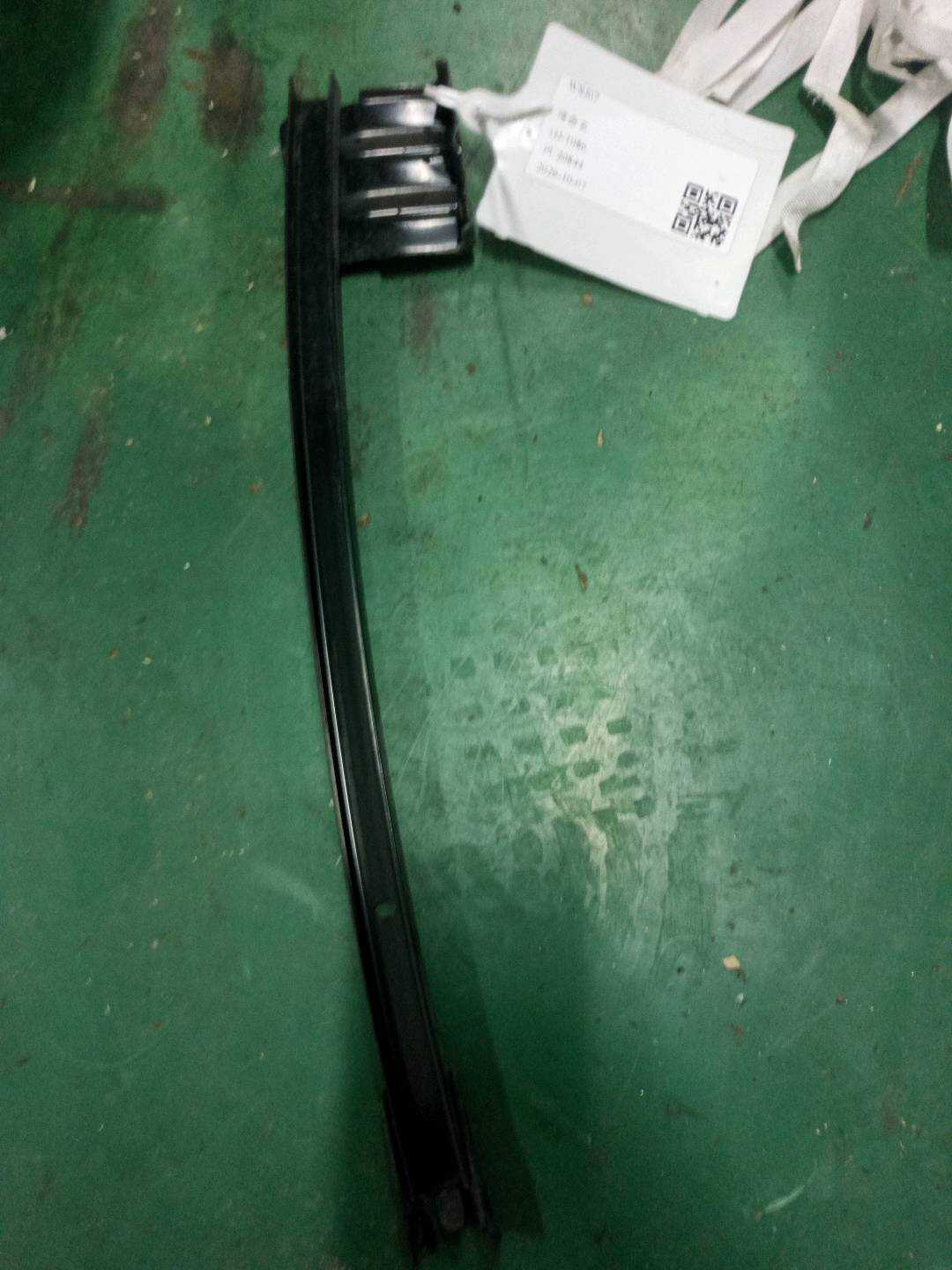 6740106090 前门玻璃导轨(右前