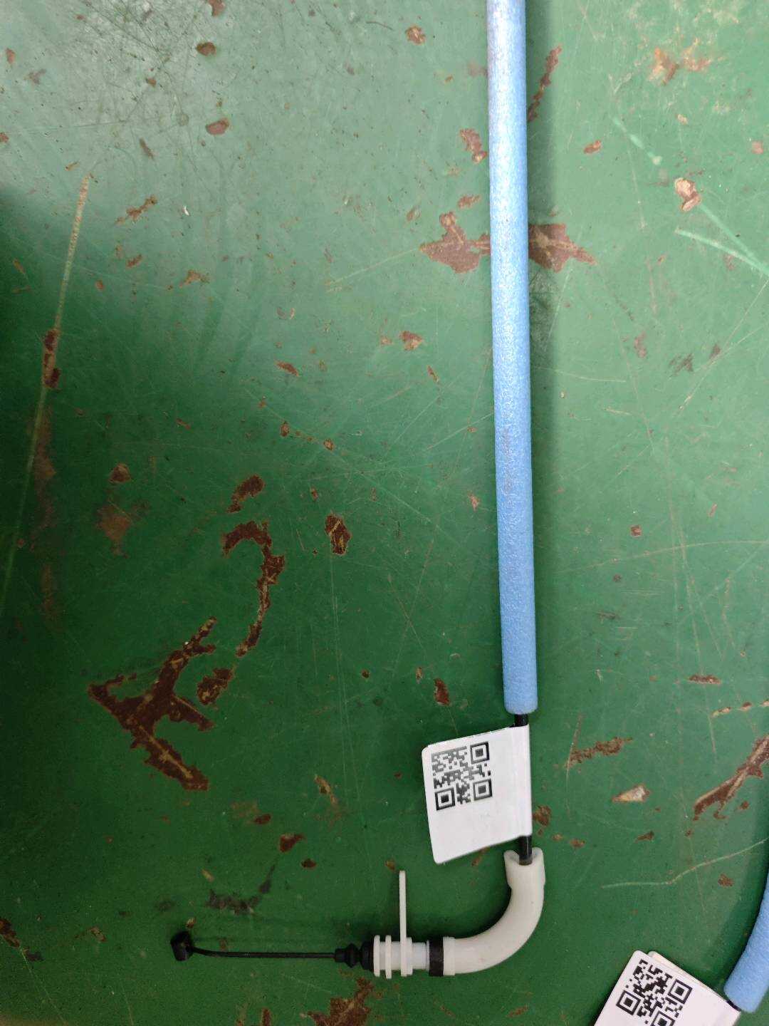 51217328100 前门外拉手拉线(右)