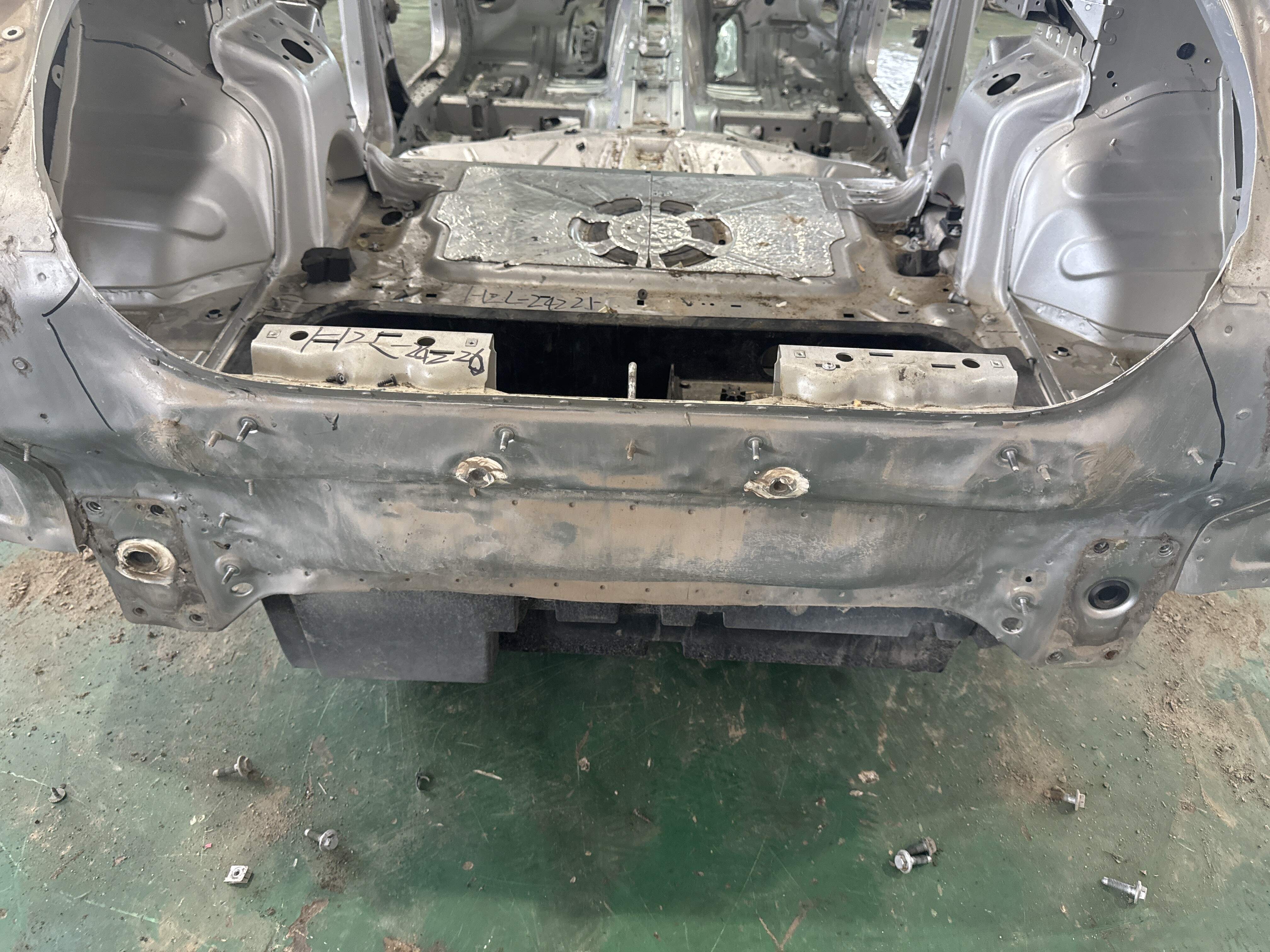 97050197302 Rear Panel Outer Panel