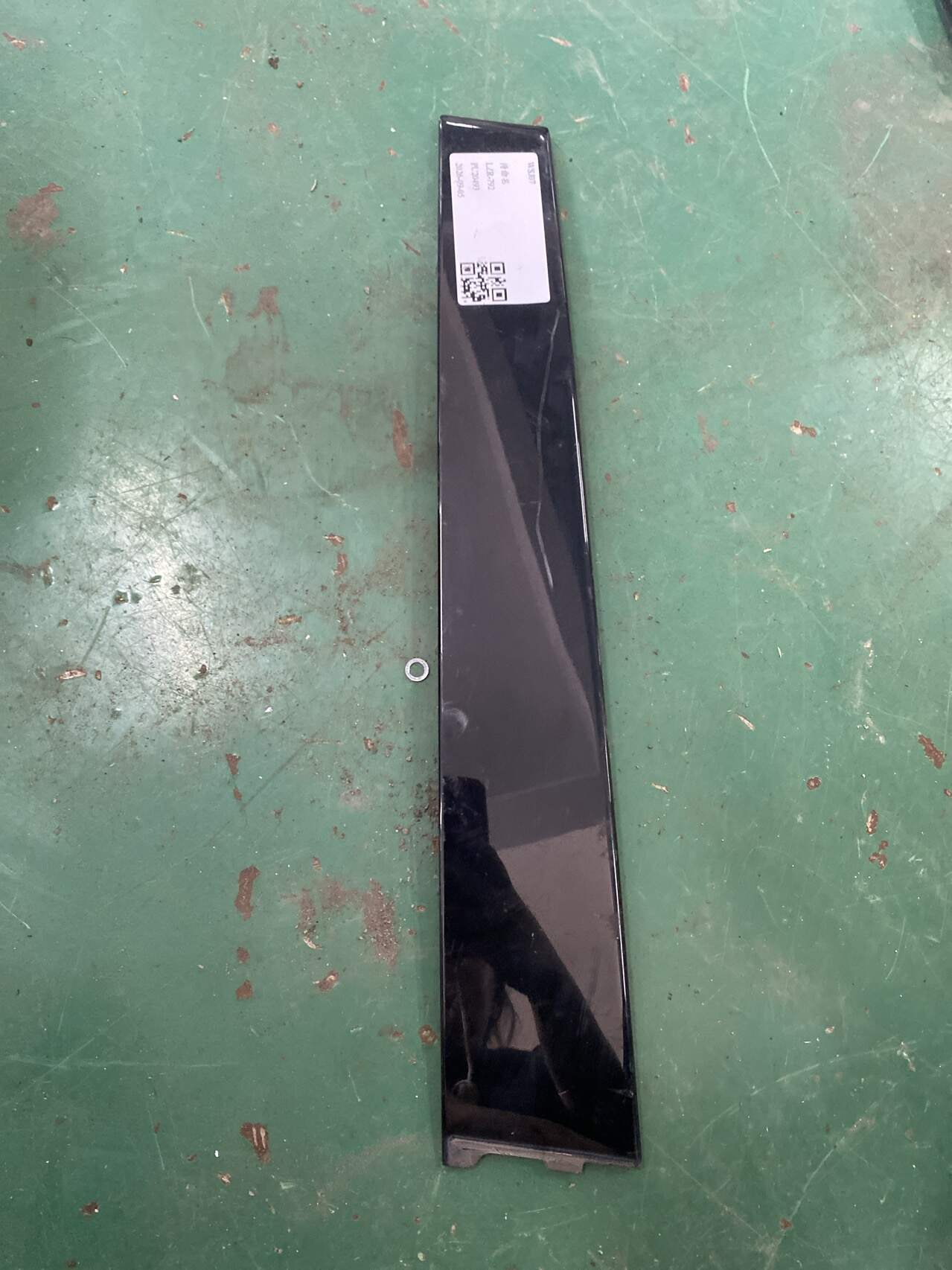 7575548020 Front Door Window Frame Outer Trim, Rear Right