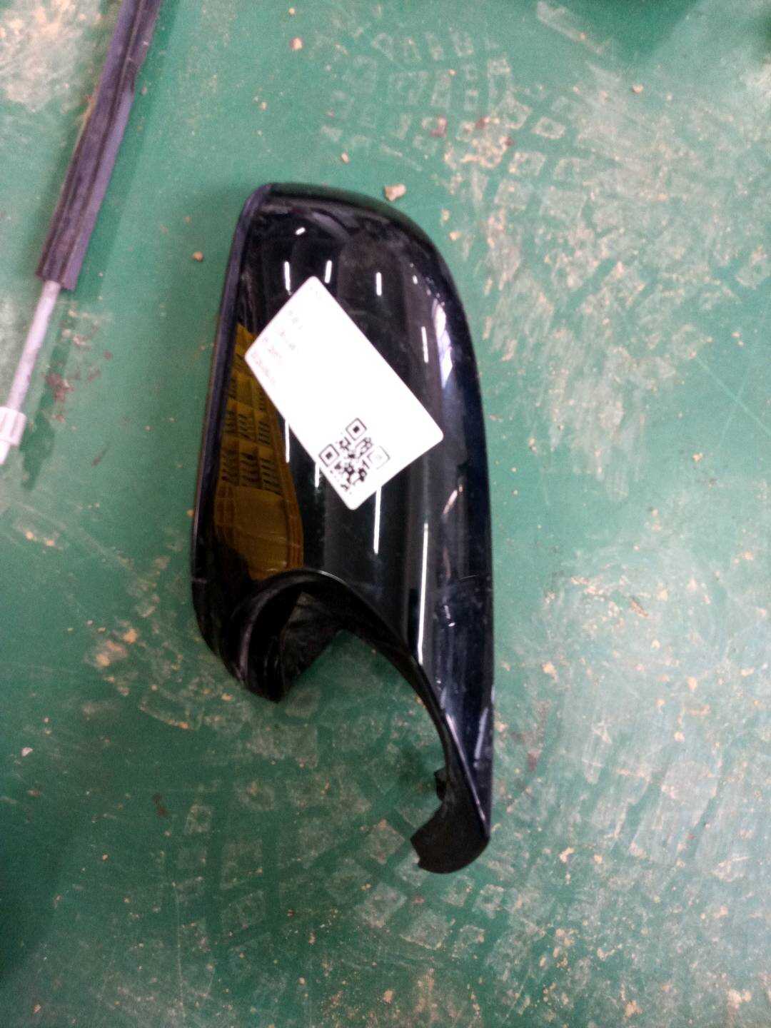 51168077616 倒车镜护盖（右下）