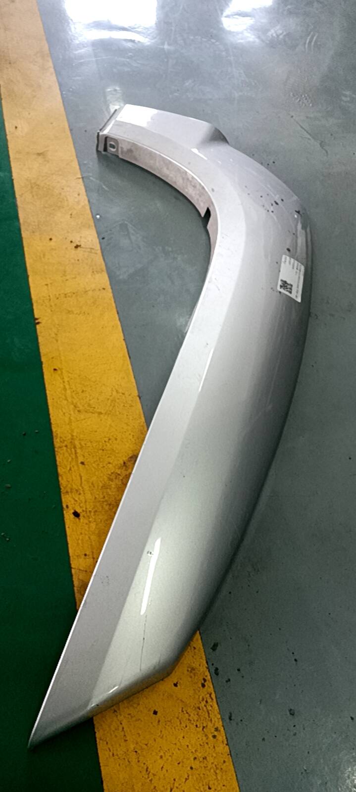 8771203000 前轮轮眉(右)