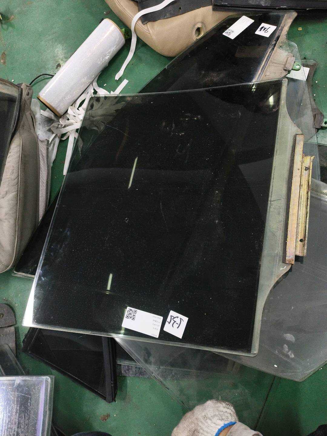 681140G030 Rear Door Glass, Left