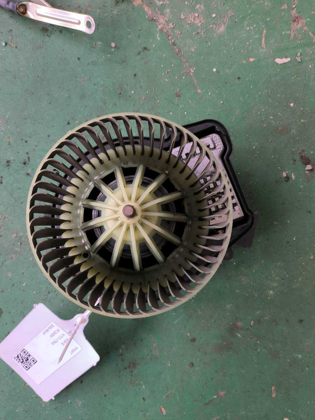 64106907741 Blower Motor, Rear