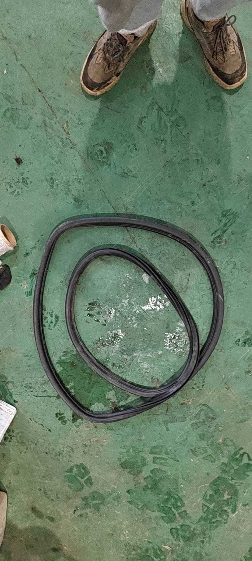 7N0867913G 后门车身密封胶条(左)