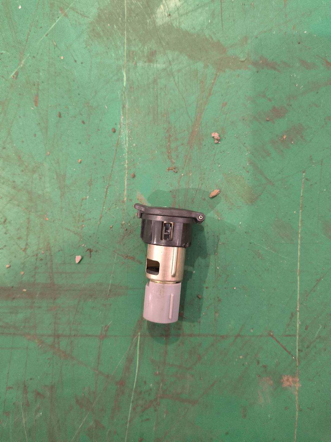 P0000511 Cigarette Lighter