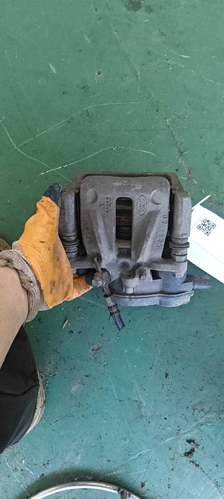 LR027128 Rear Brake Caliper, Left