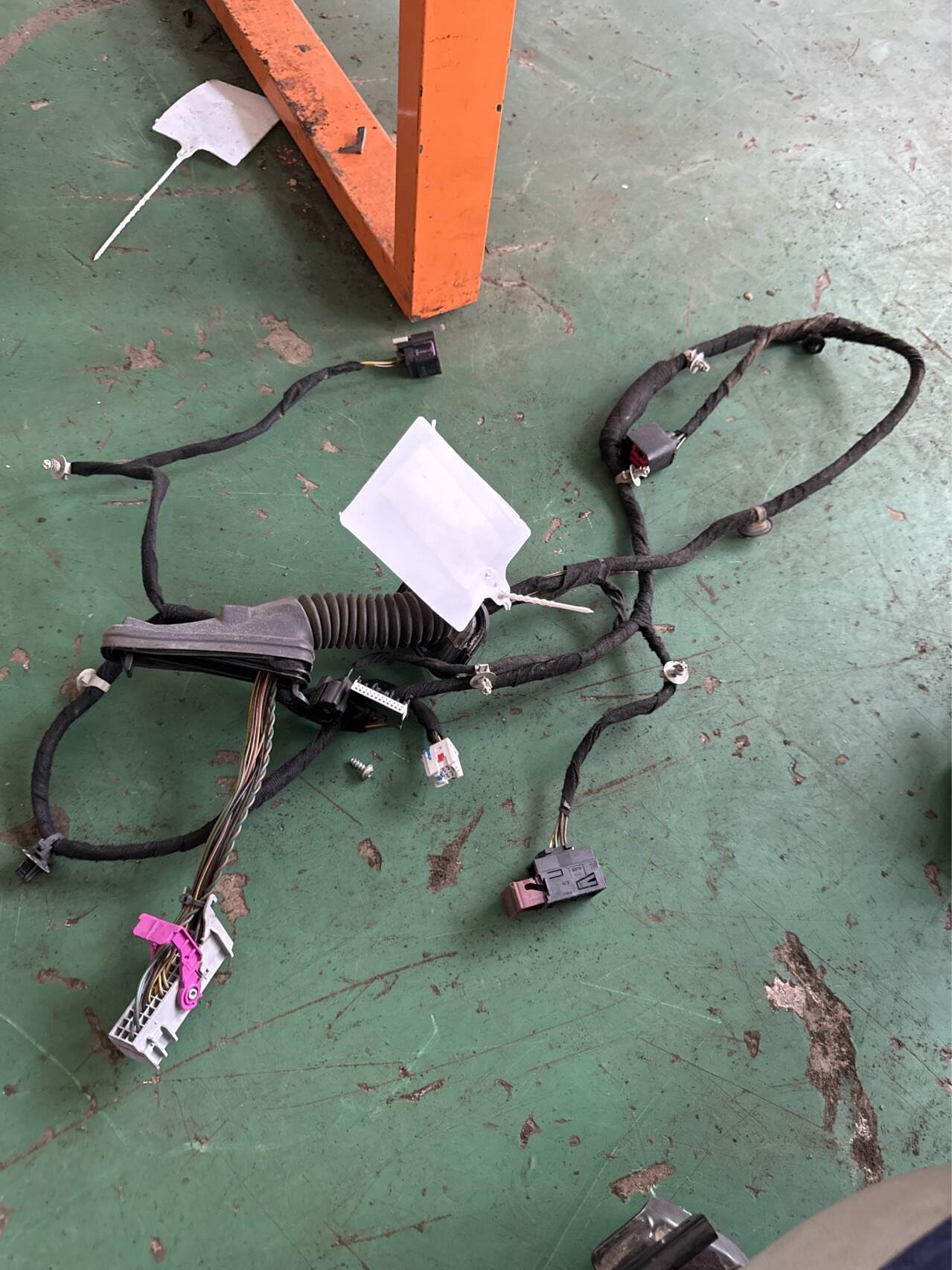 95488305 Front Door Wiring Harness, Left