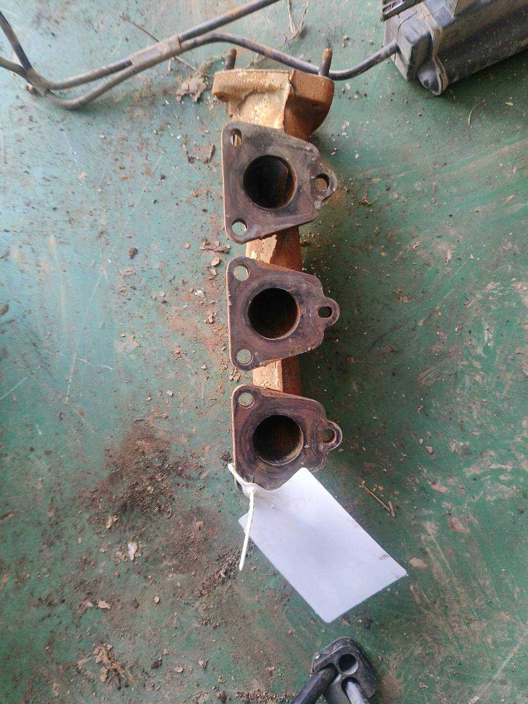 06E253032B Exhaust Manifold, Right