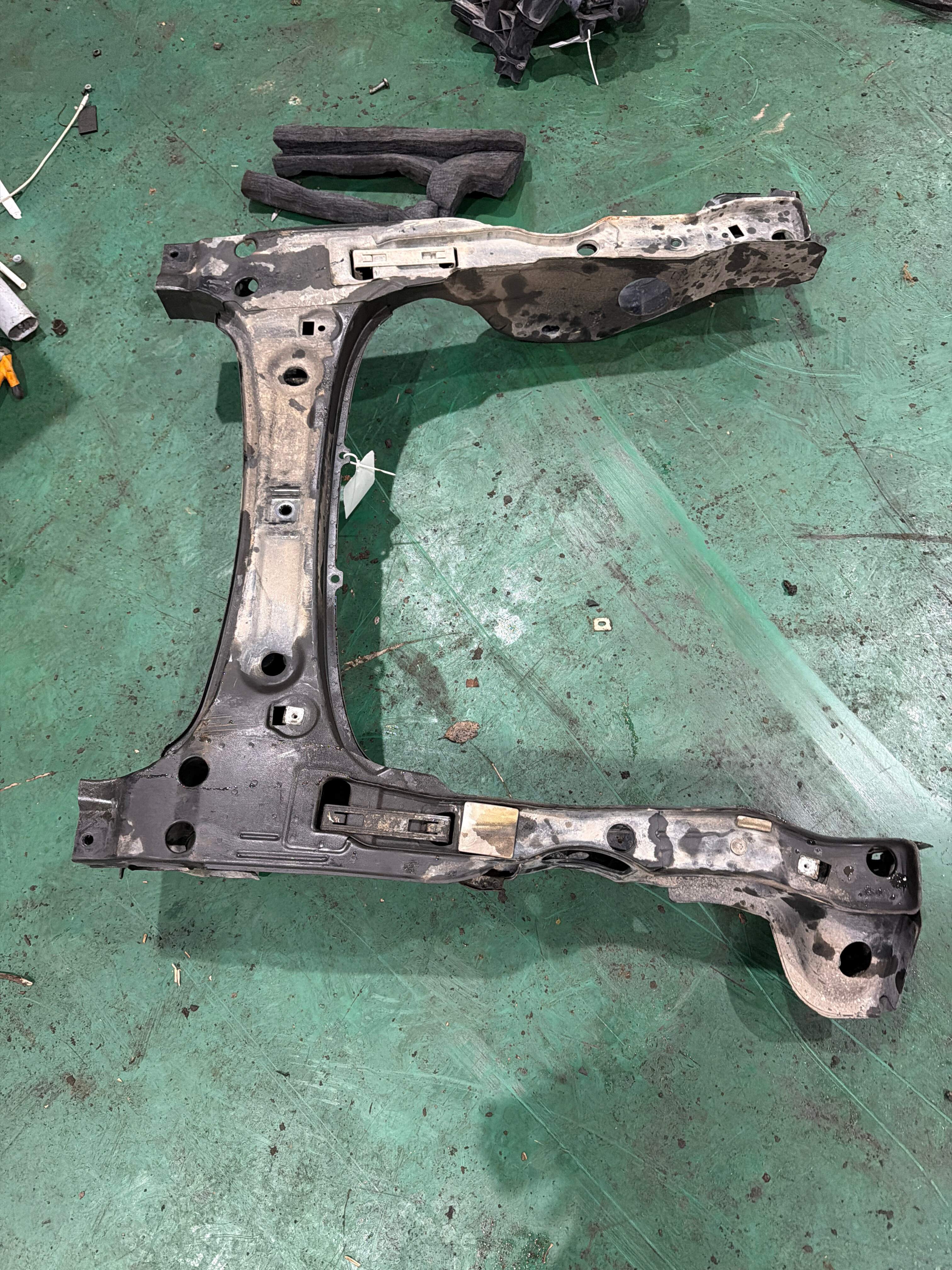 A1696200787 Subframe Crossmember