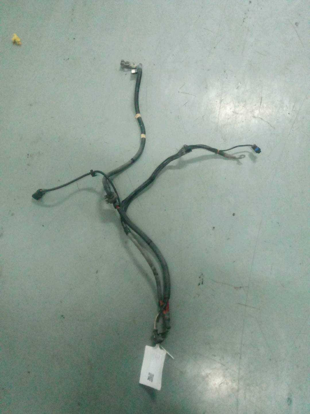 12427571136 蓄电池正极线束