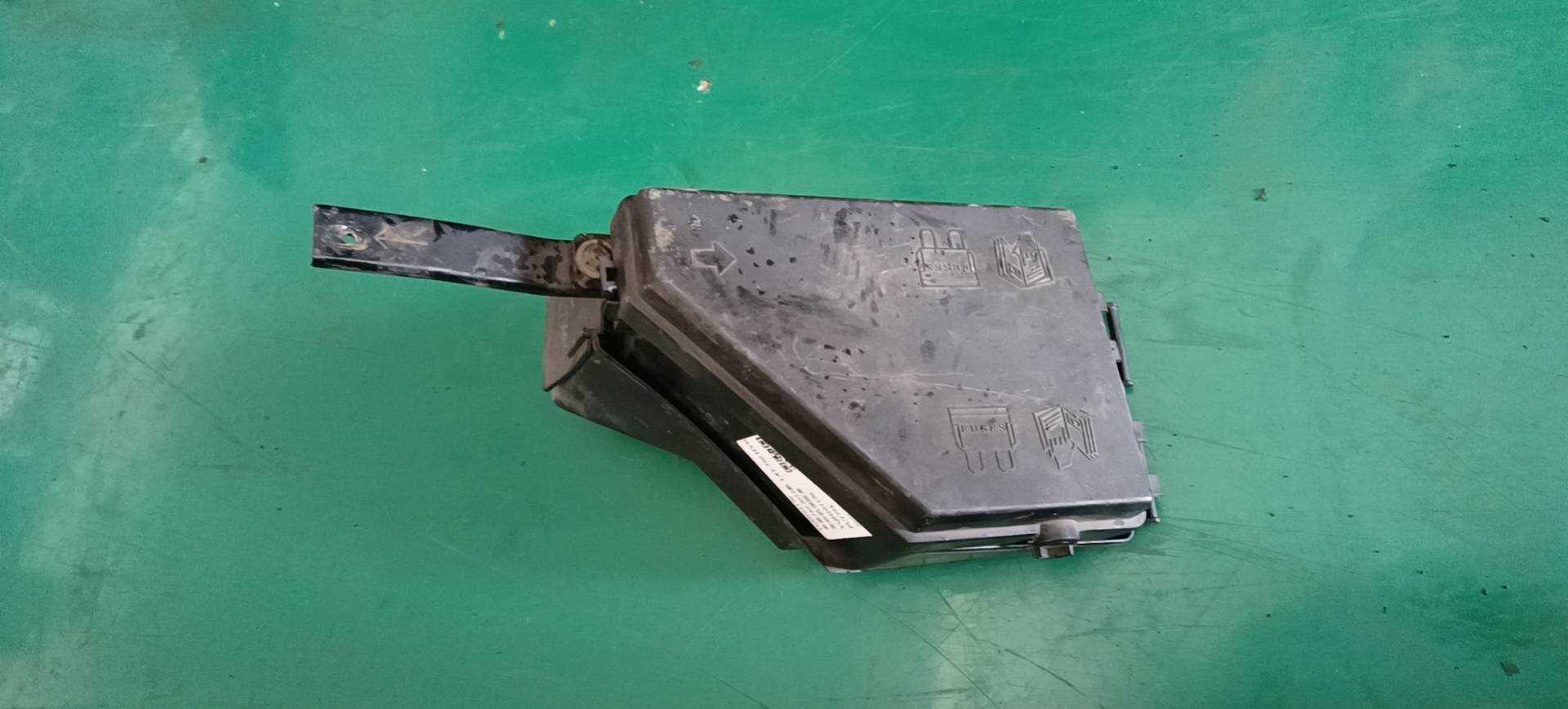 10084152 Engine Fuse Box