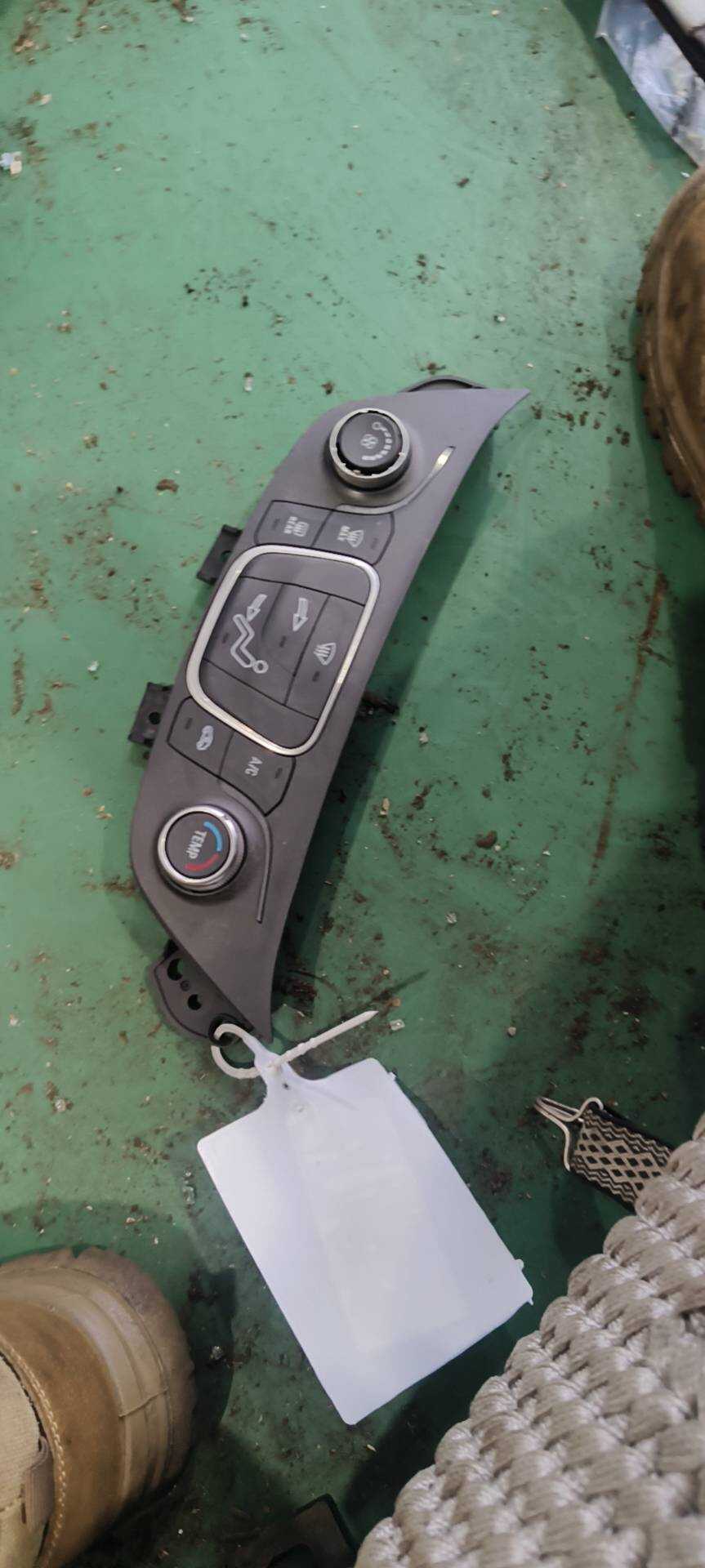 84175393 A/C Controller