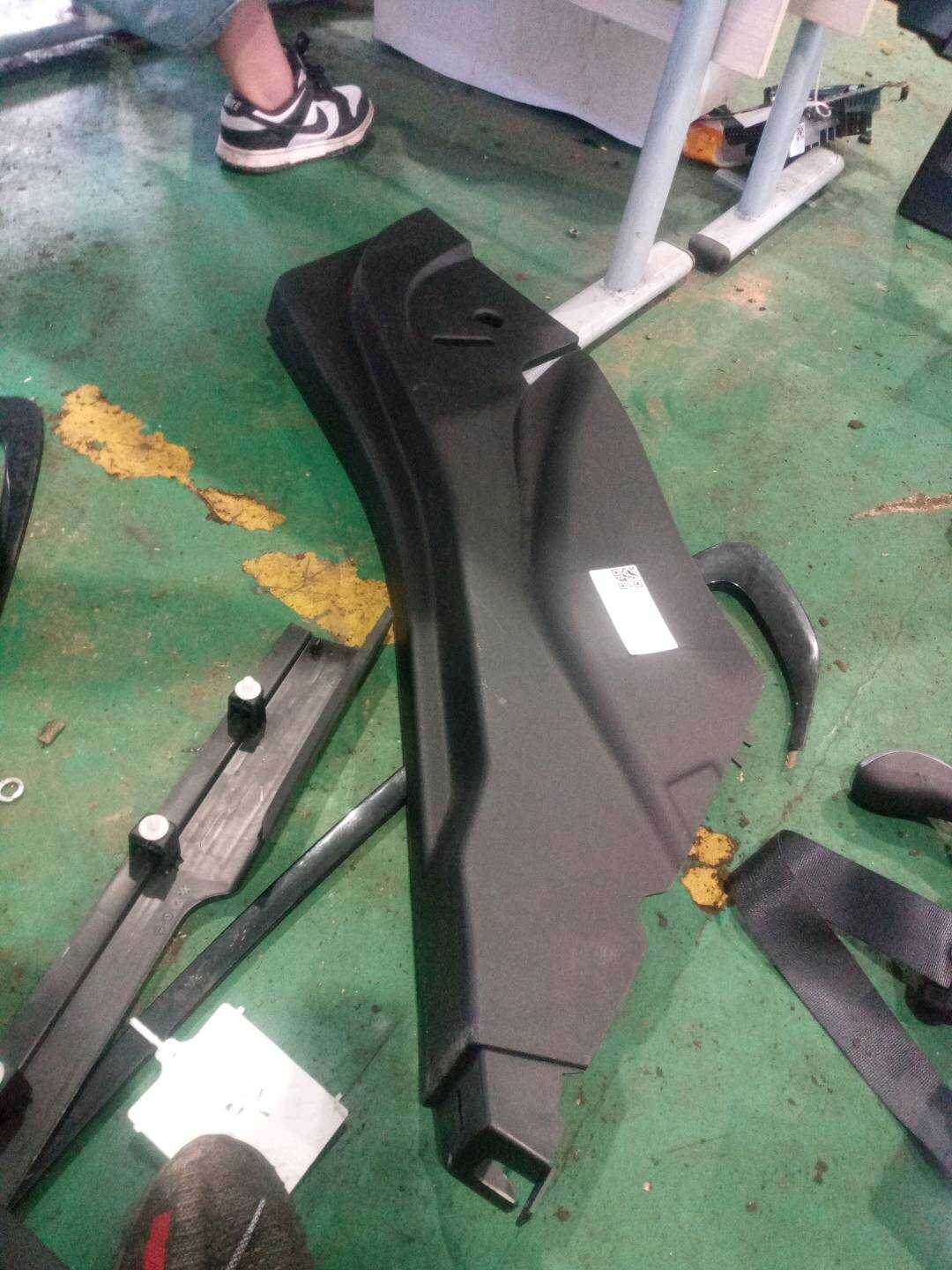 SC5402340B 右C柱下护板总成