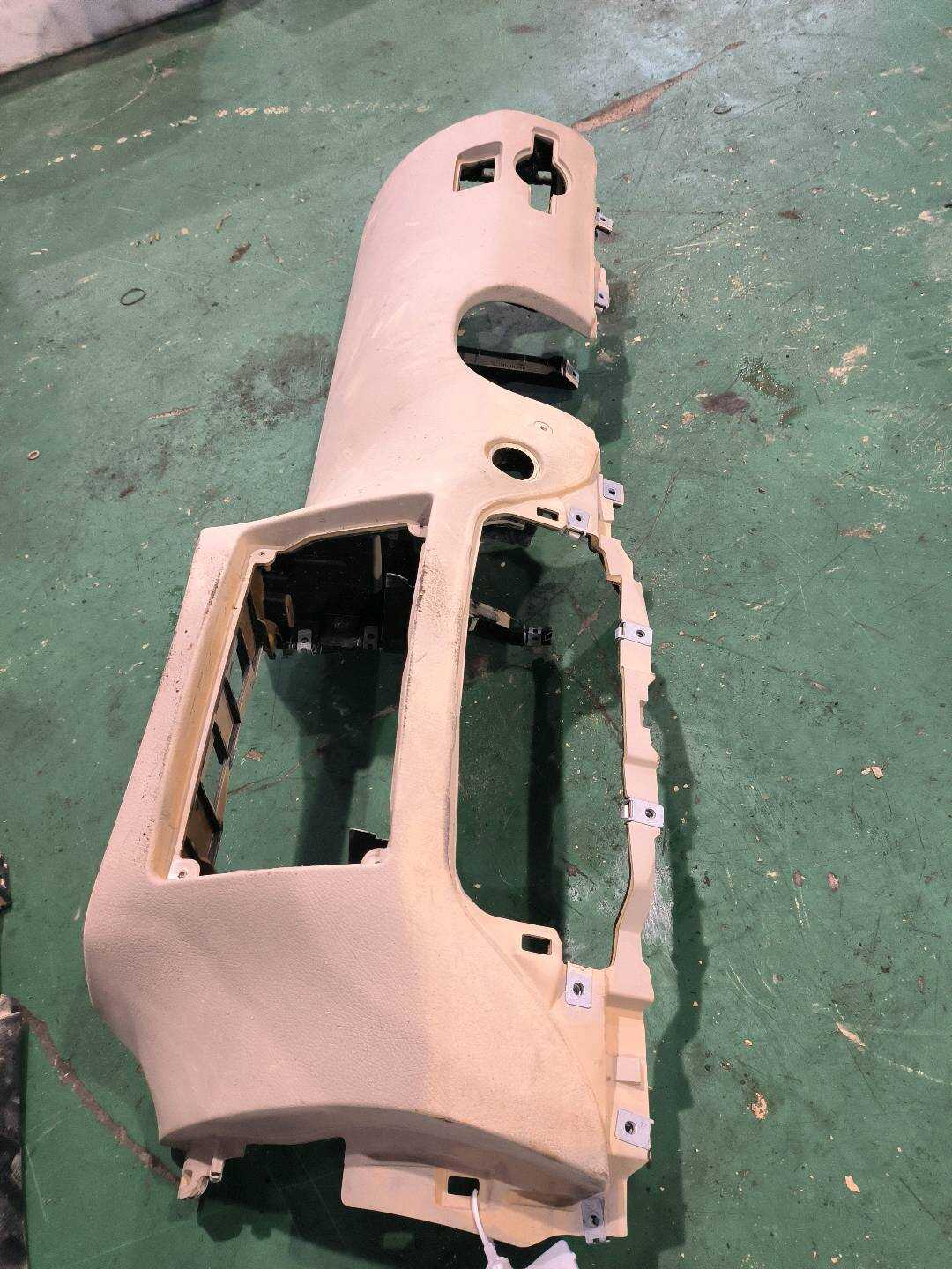 A22168011008M00 Dashboard Shell, Lower