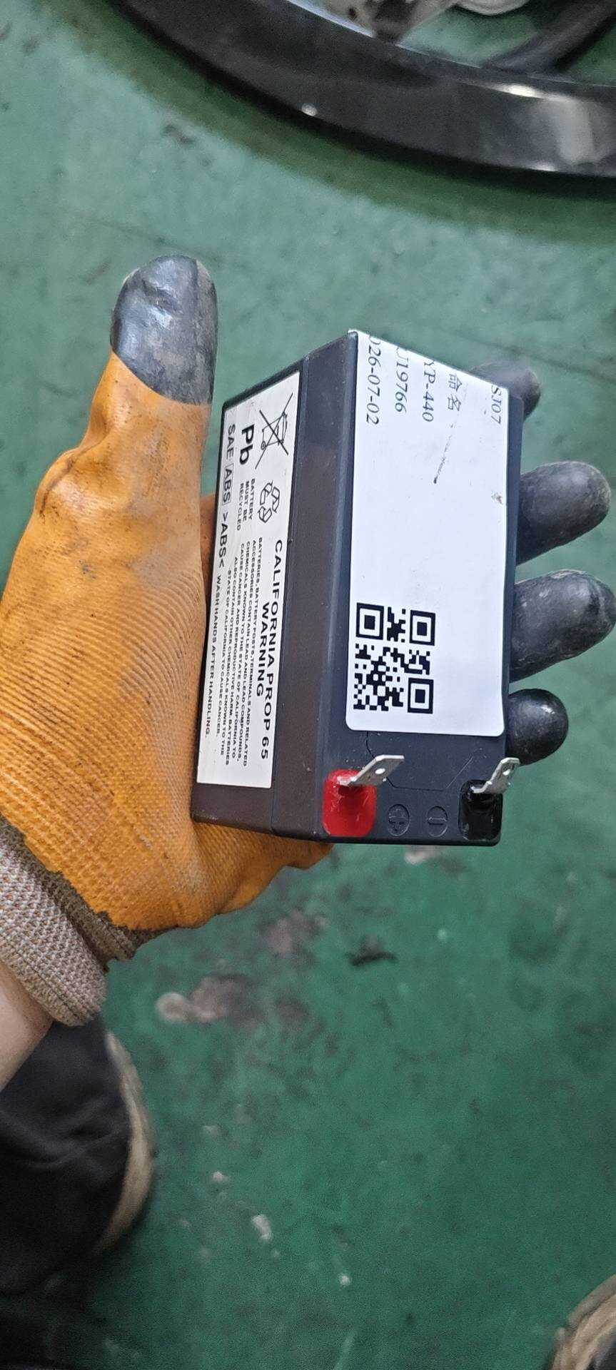 A0019827908 蓄电池
