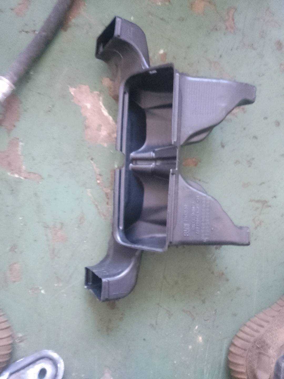 64225A0A0B9 Luftverteiler
