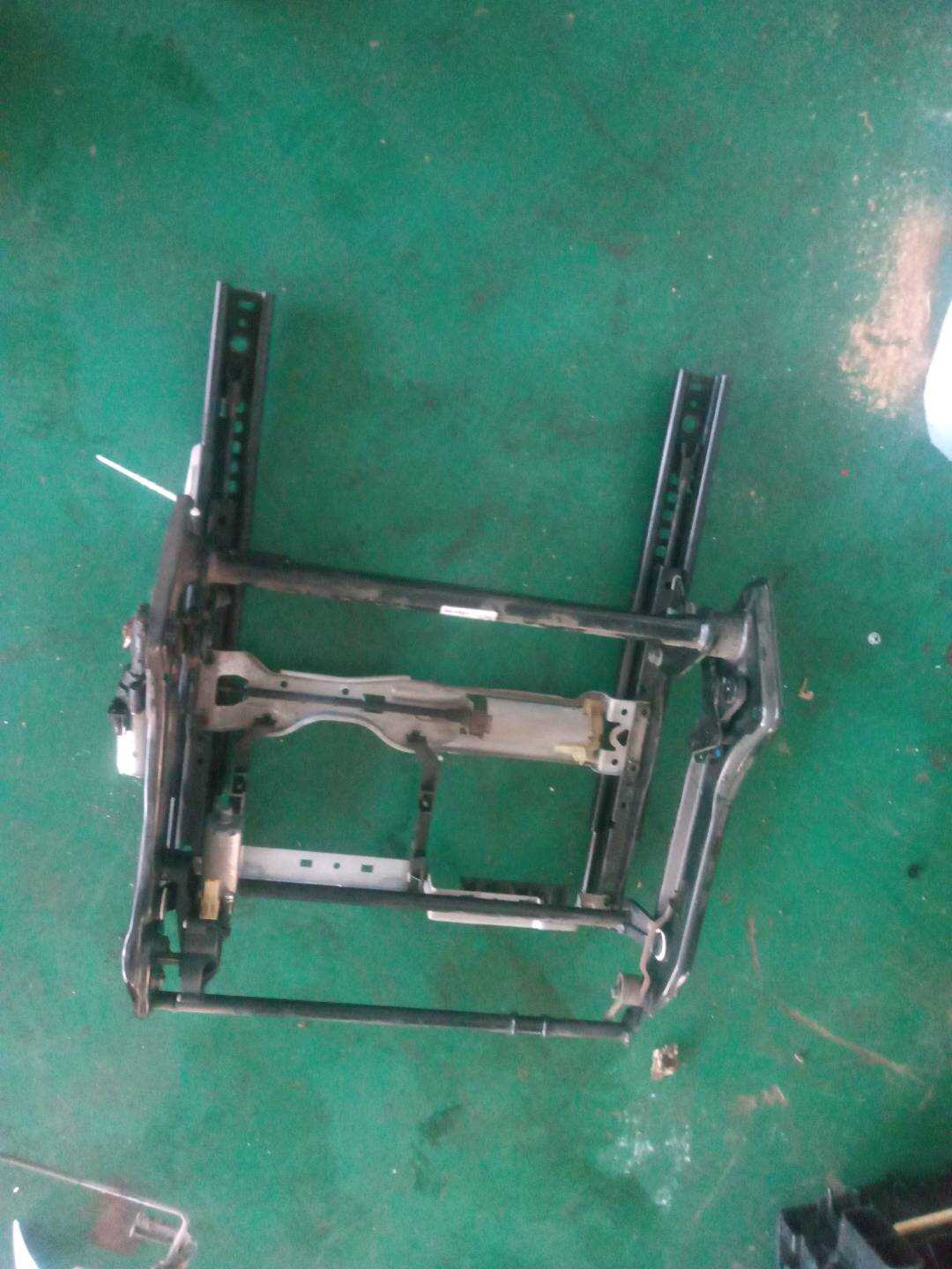 A2129103236 Passenger Seat Track