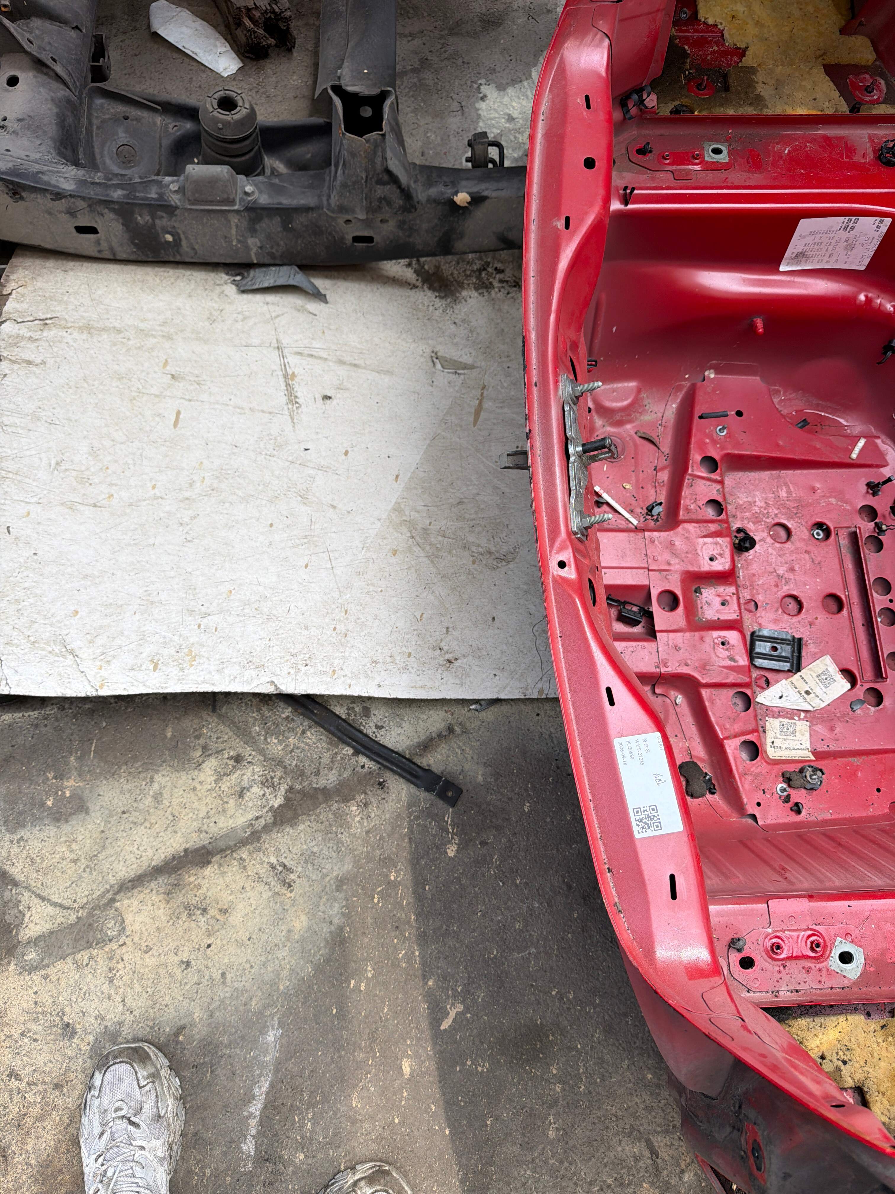8T8813295 Rear Panel Outer Panel