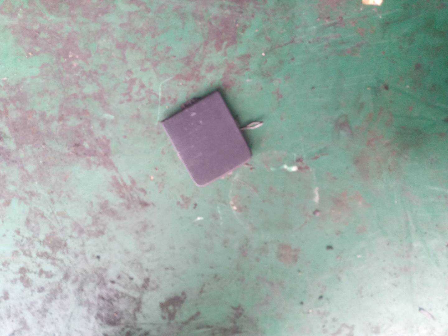 51127303816 后保险杠牵引钩盖板(右)