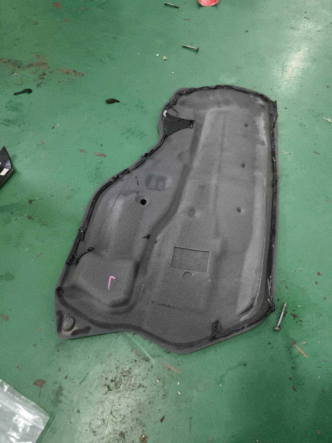 51487351196 Front Door Sound Insulation, Right