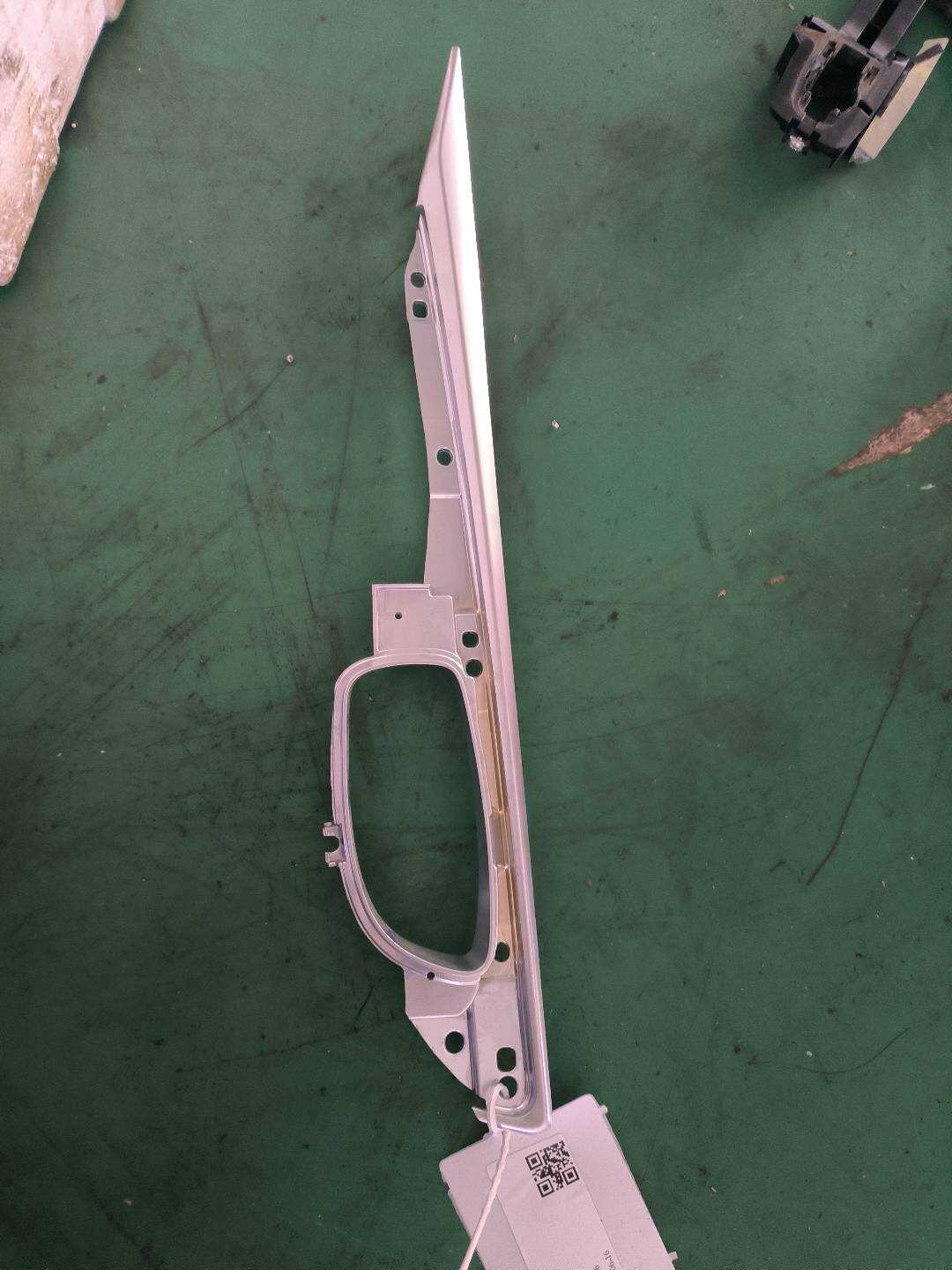 829E92V70A 固定手框1