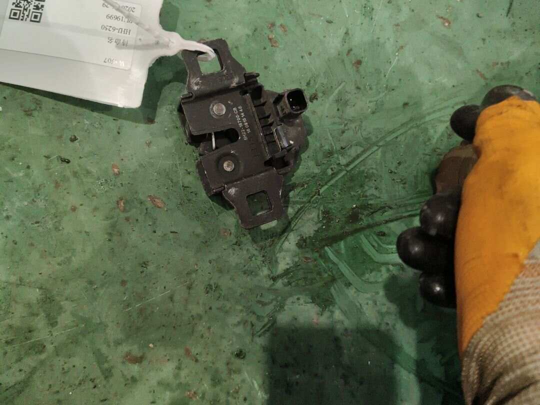 JDE36371 前机盖锁机(右)