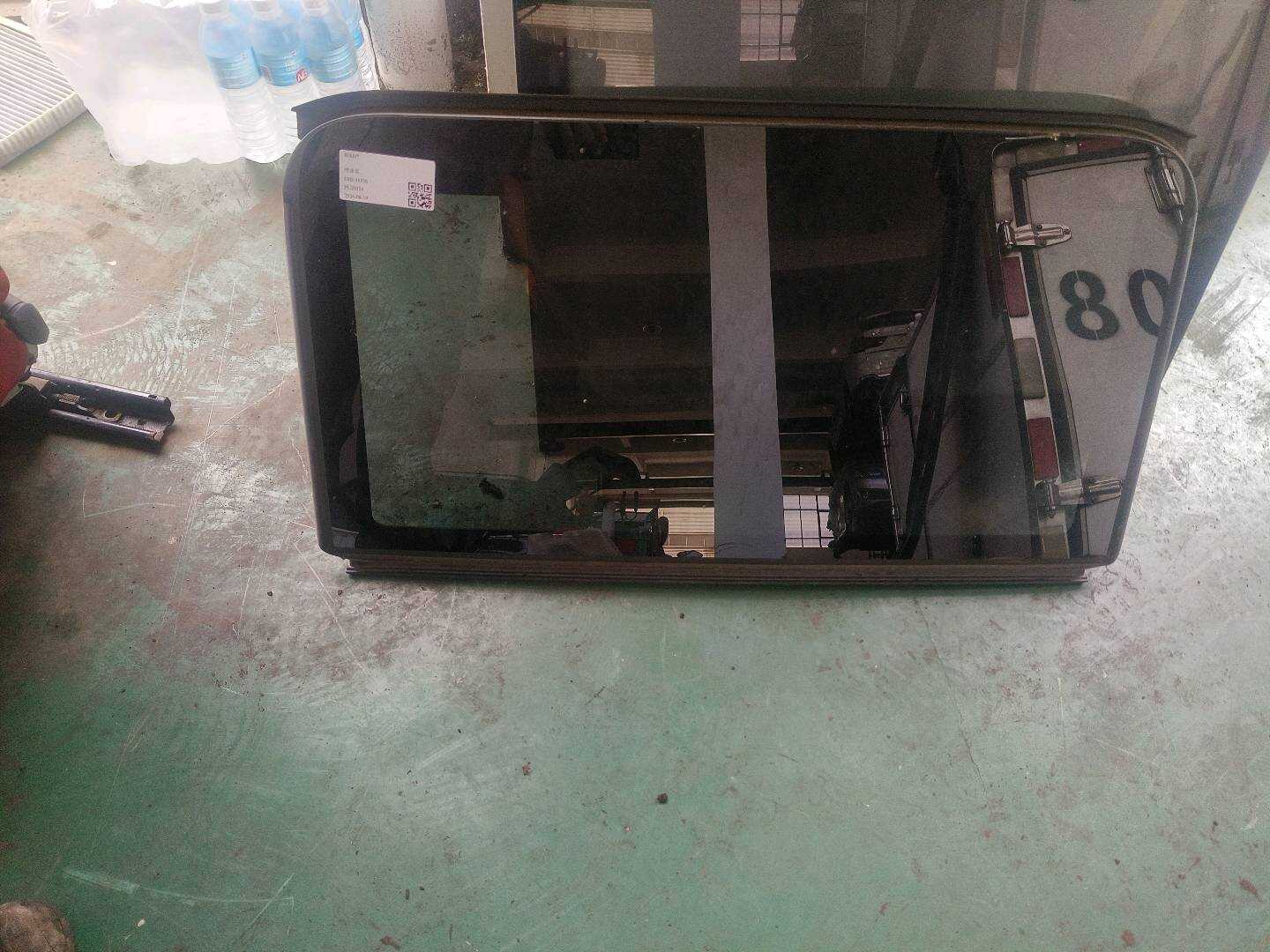 L8UD877072 Sunroof Glass, Rear