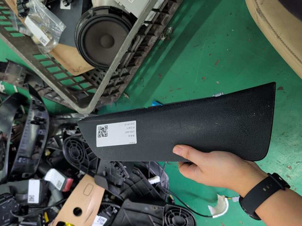 A16986037059051 前座椅侧气囊(左)