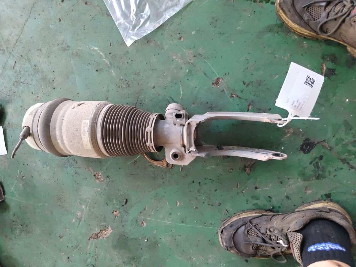 7L8616039D 前减震器总成（左）