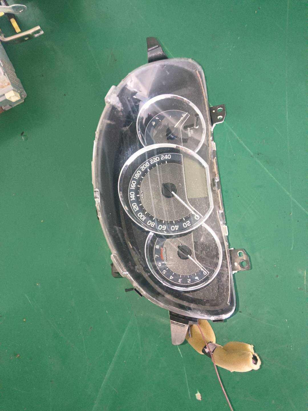 83800F2A10 组合仪表总成