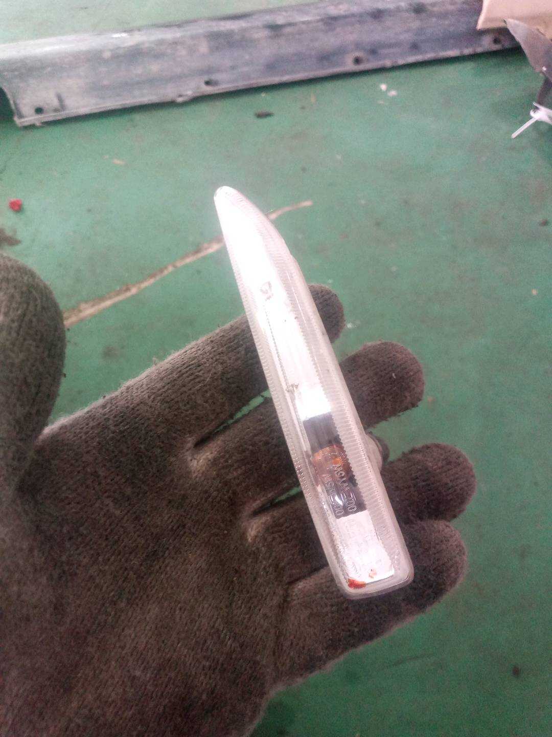 63137164758 前叶子板灯(右)