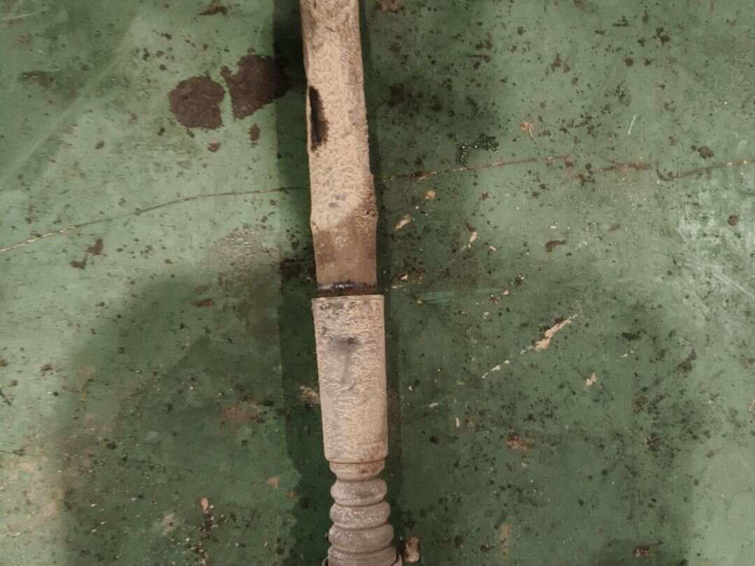 L4FD513032D 后减震器芯