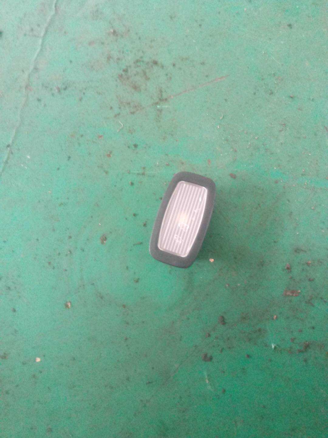 A00090610359051 车内照明灯