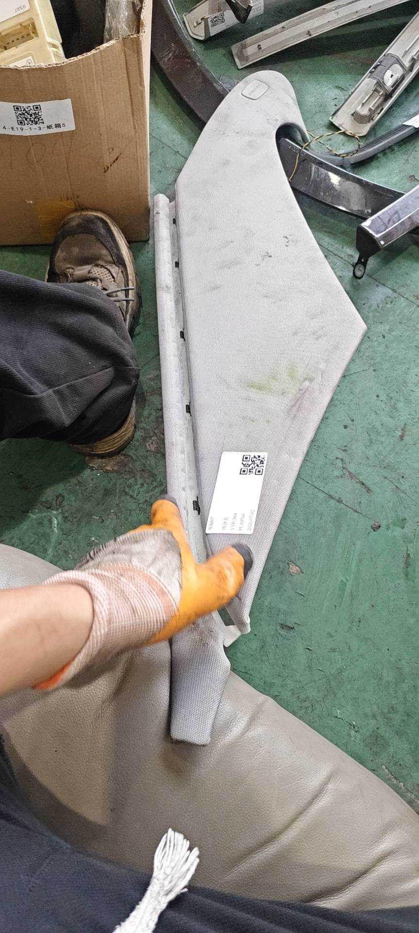 A22169043257M18 C柱内衬(左下)