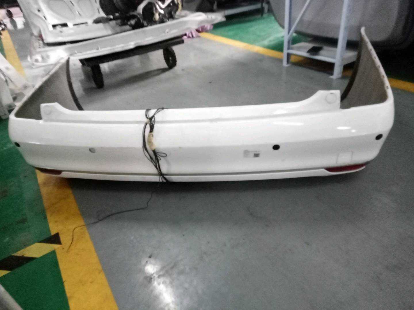 33D807417CGRU 后保险杠皮