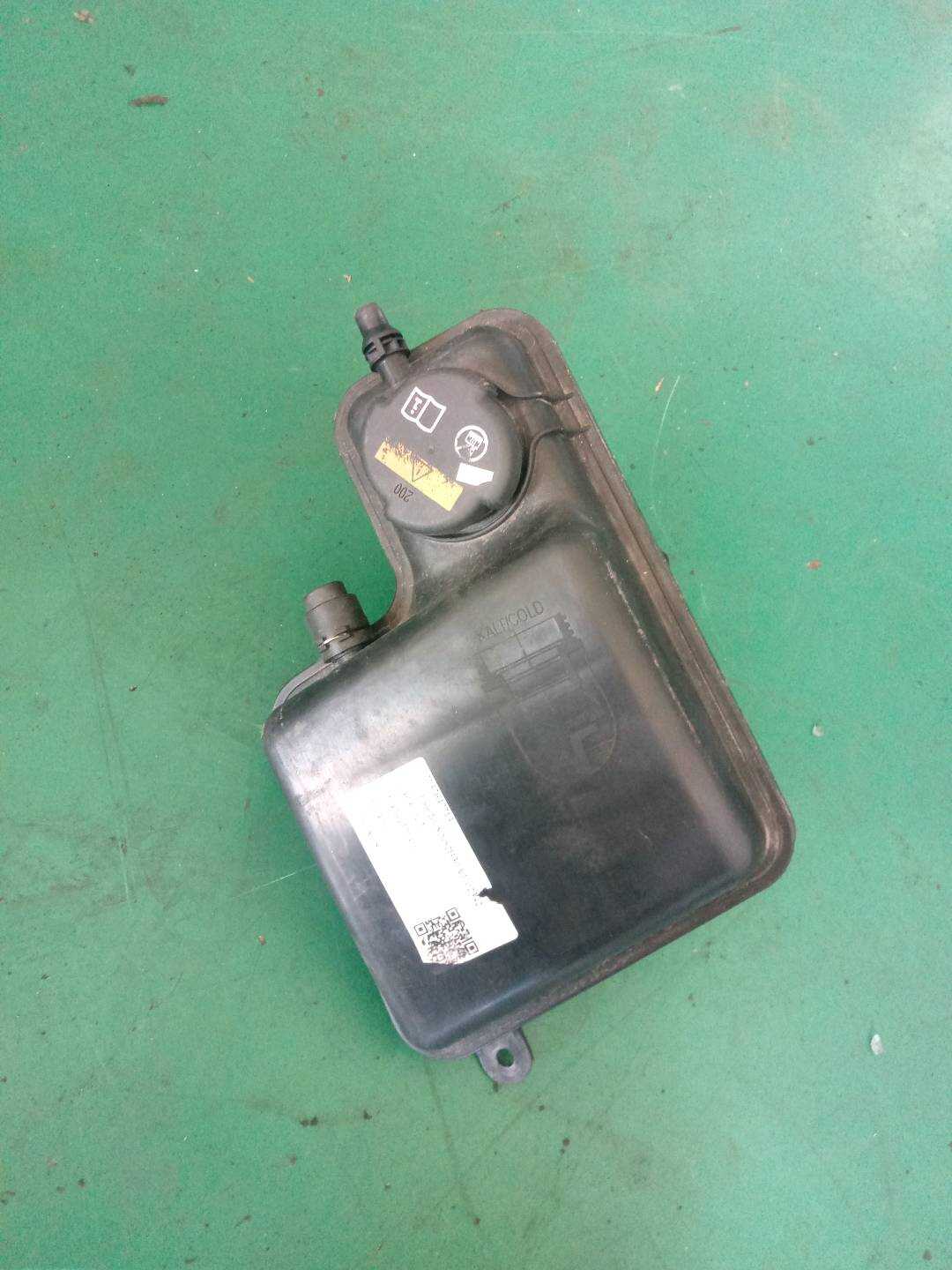 17137647713 Radiator Overflow Tank