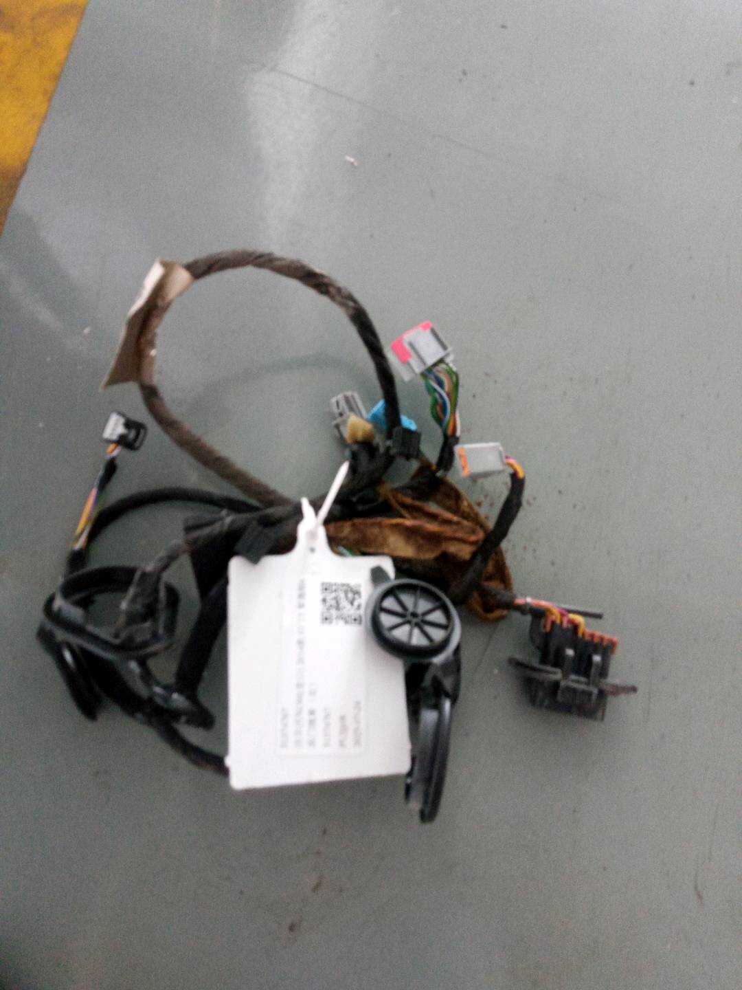 31374767 后门线束(右)
