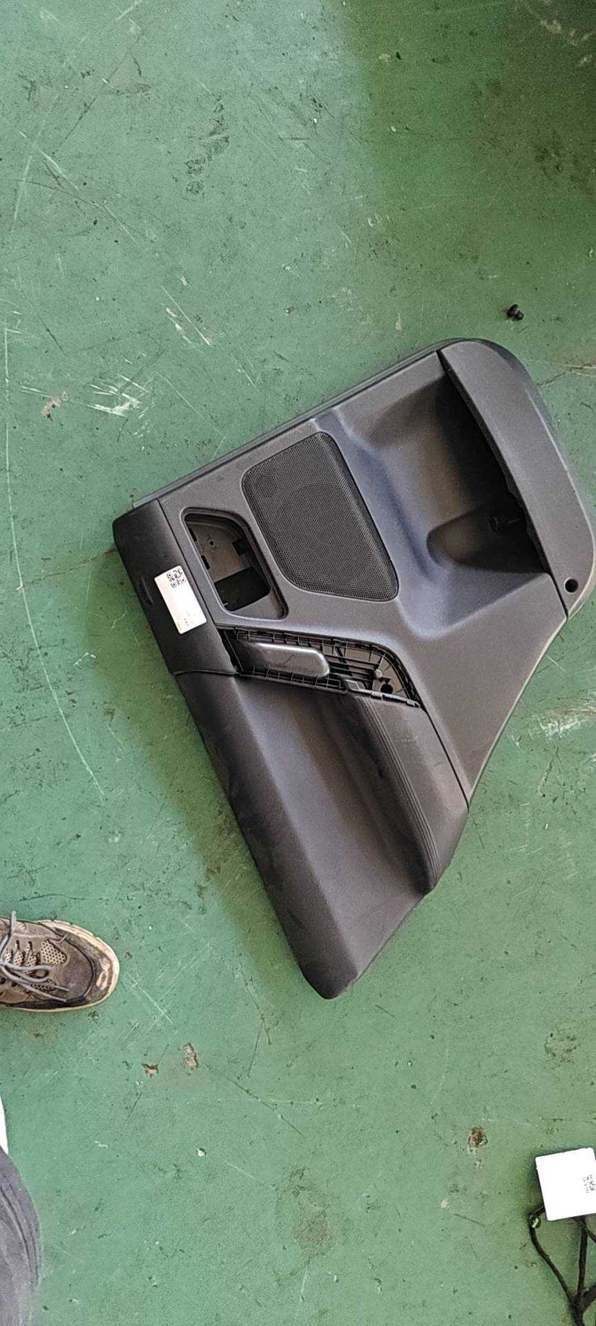 LR032030 Rear Door Trim Panel, Left
