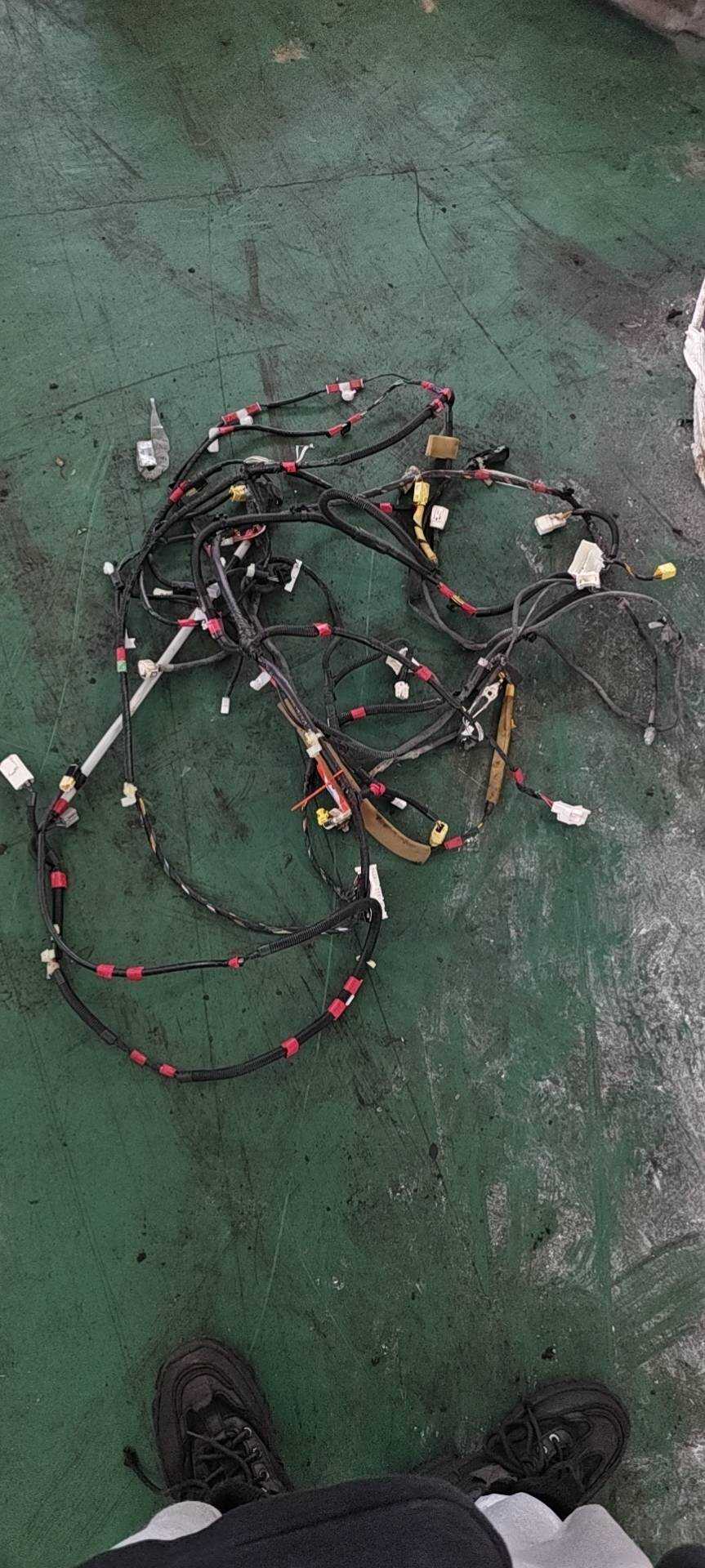 821610R110 车身线束