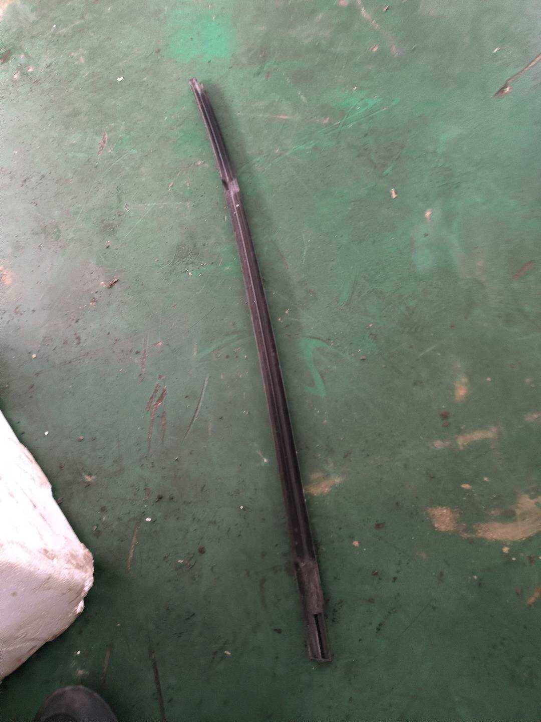 L51G8394785AP 后门玻璃压条(右外)