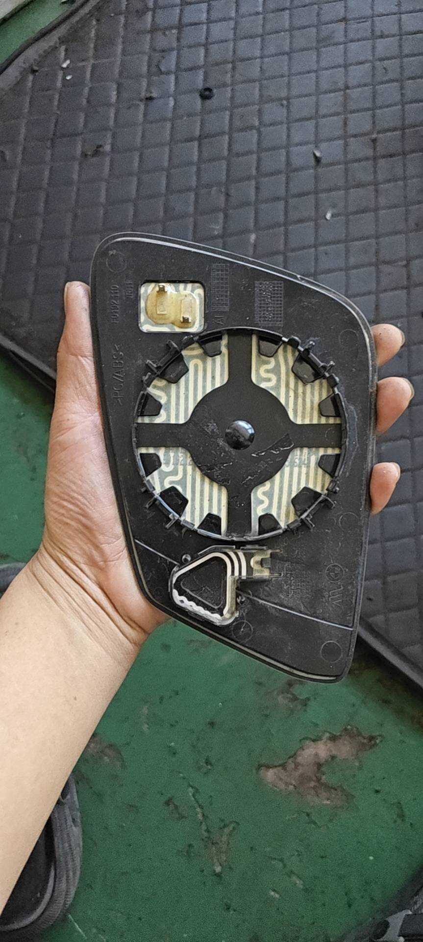 51167482762 Side Mirror Glass, Right
