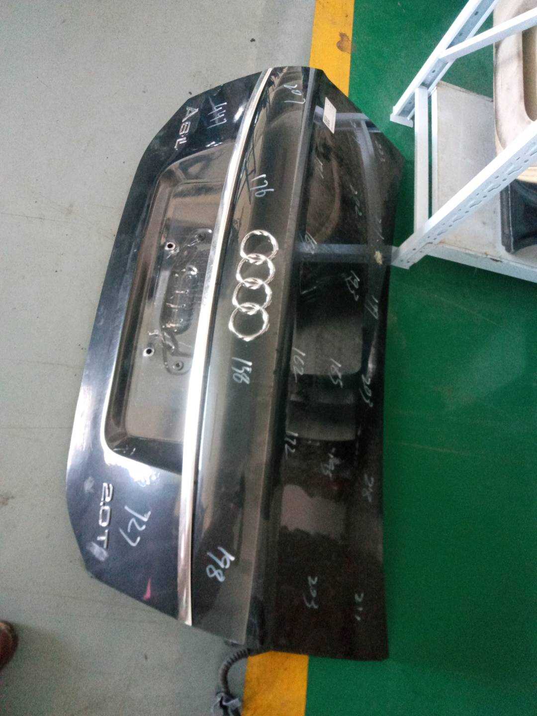 L4FD827023 Trunk Lid Assembly