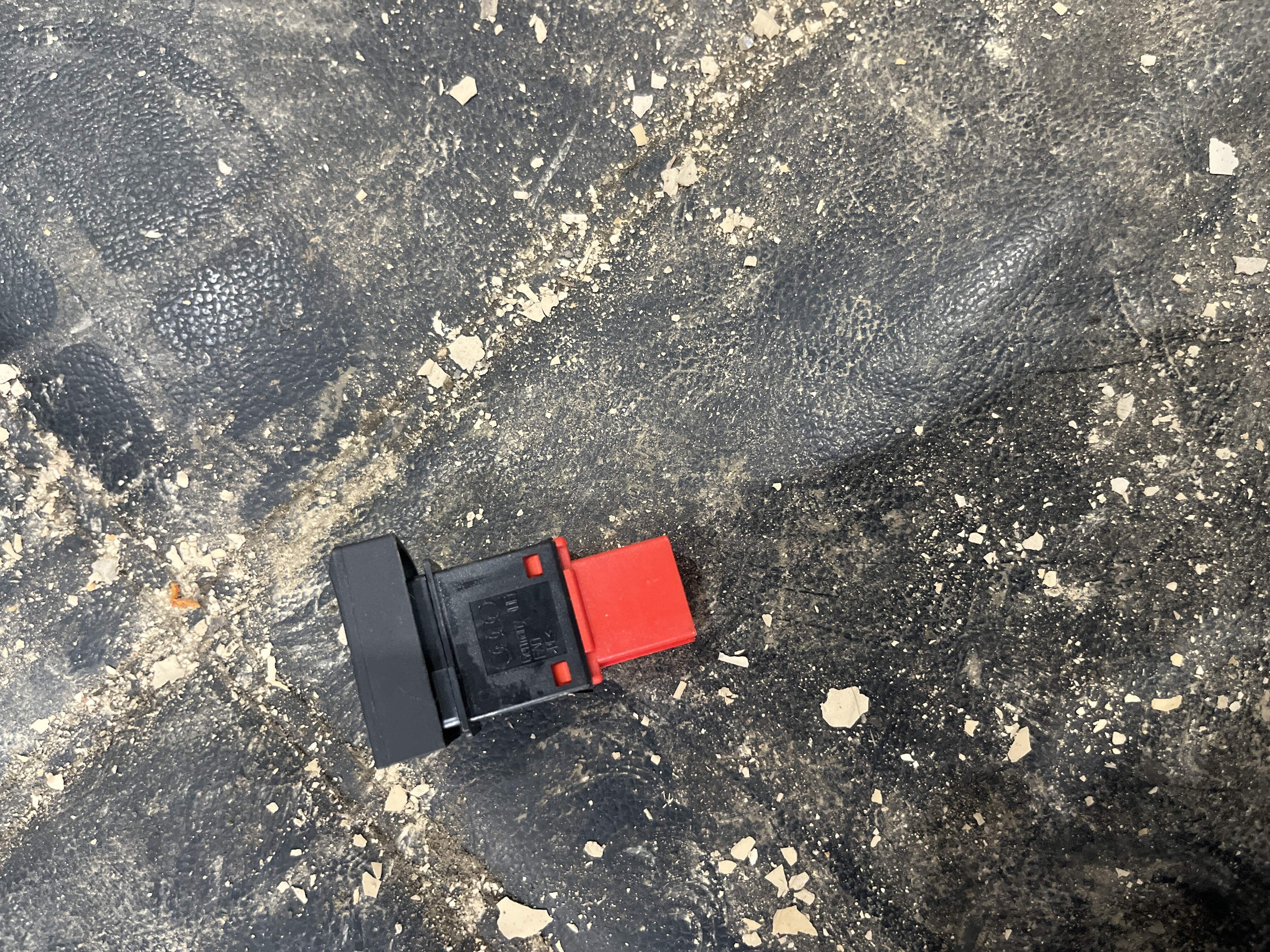 8R0959619 天窗开关按钮,用于 饮料架加热元件