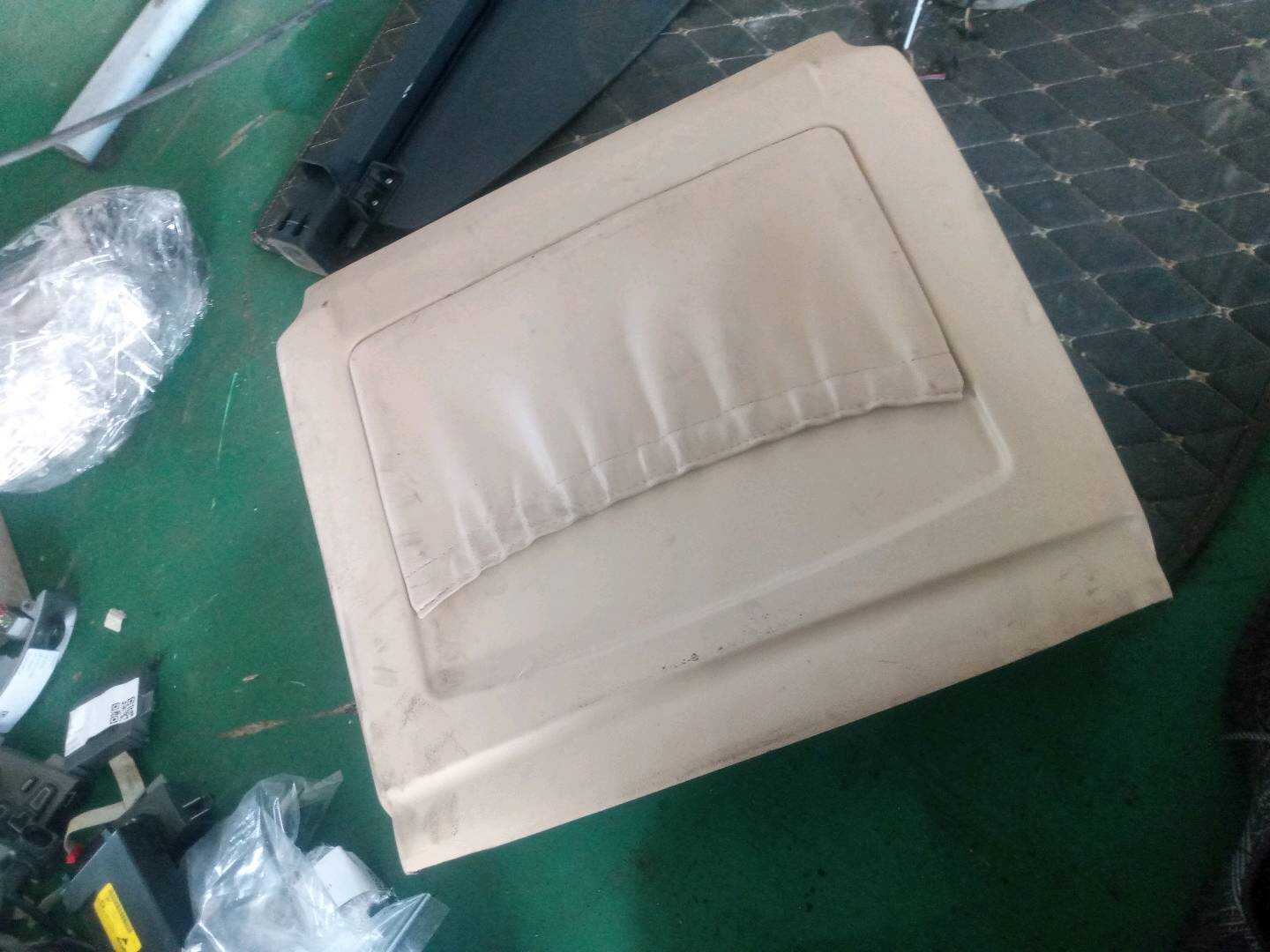 52107022284 副驾驶员座椅靠背骨架护面(下)