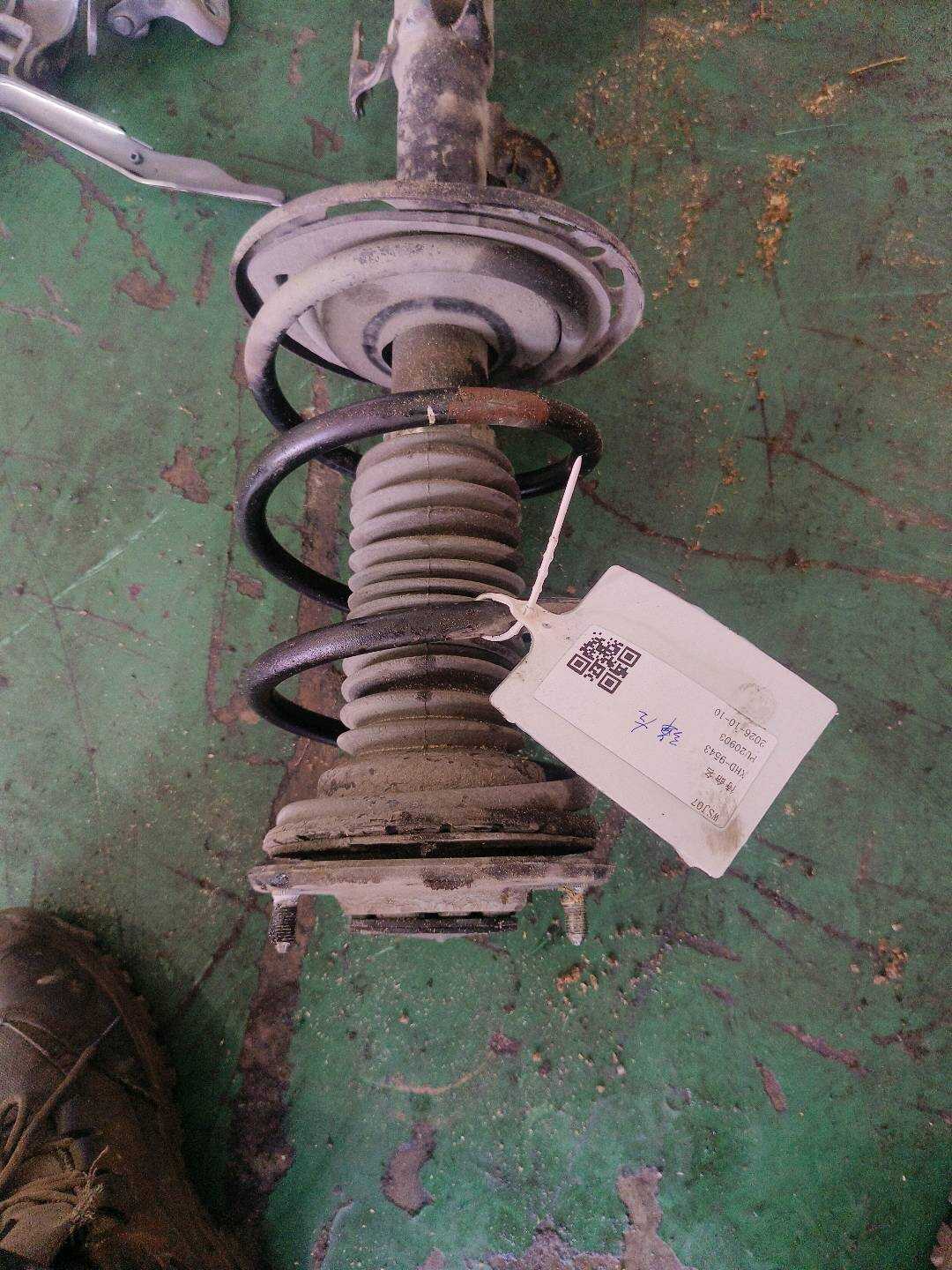 481310R090 前减震器螺旋弹簧(右)