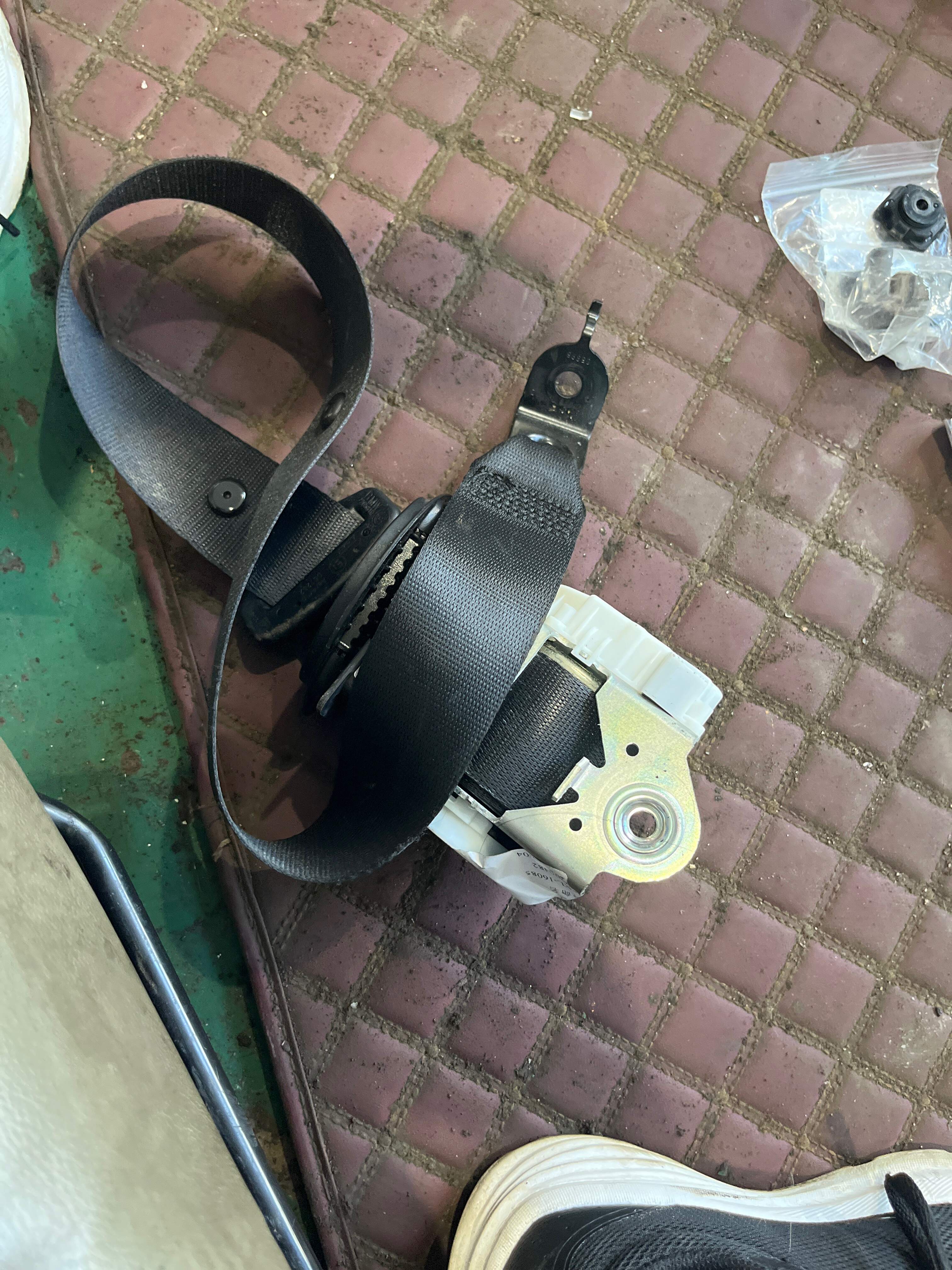 72117265810 副驾驶员座椅安全带